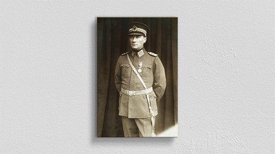 Atatürk Üniformalı Kanvas Tablo